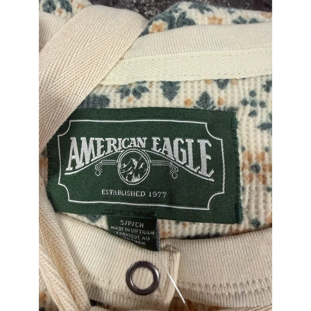American Eagle Women's Size Small One Piece Thermal‎ Snowflake Ivory Pajamas NWT